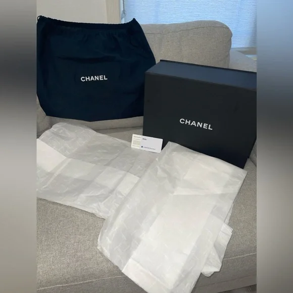 CHANEL Black CC Logo Patent Leather Chain Shoulder Tote Bag-4126843 - Picture 3 of 15